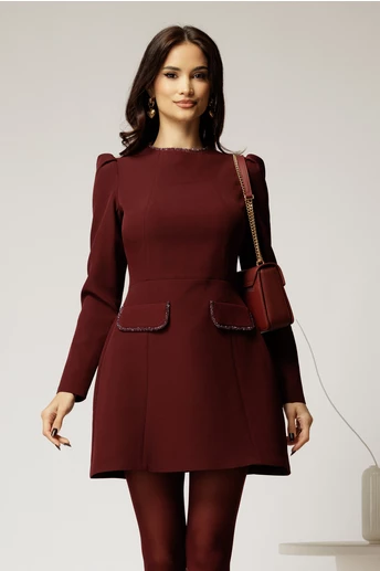 Rochie scurta bordo cu aplicatii la decolteu