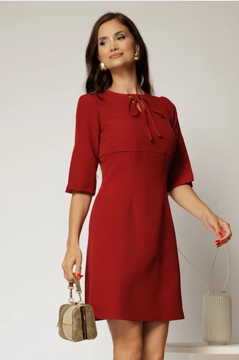 Rochie scurta bordo cu snur la decolteu