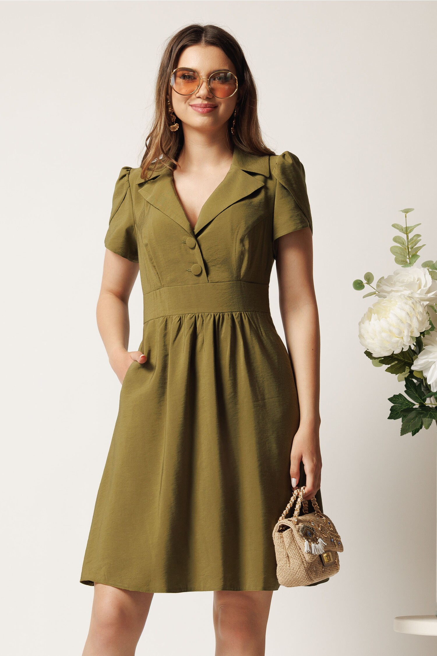Rochie scurta kaki din tencel in clos cu nasturi la bust- Moze