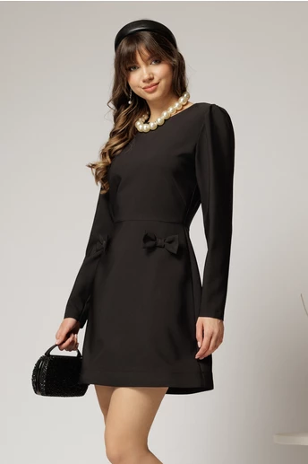 Rochie scurta neagra cu fusta tip A si fundite
