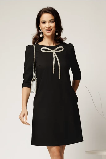 Rochie scurta neagra din stofa cu croi cambrat si funda din strasuri