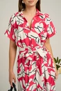 Rochie din viscoza alba cu imprimeuri fucsia si curea in talie