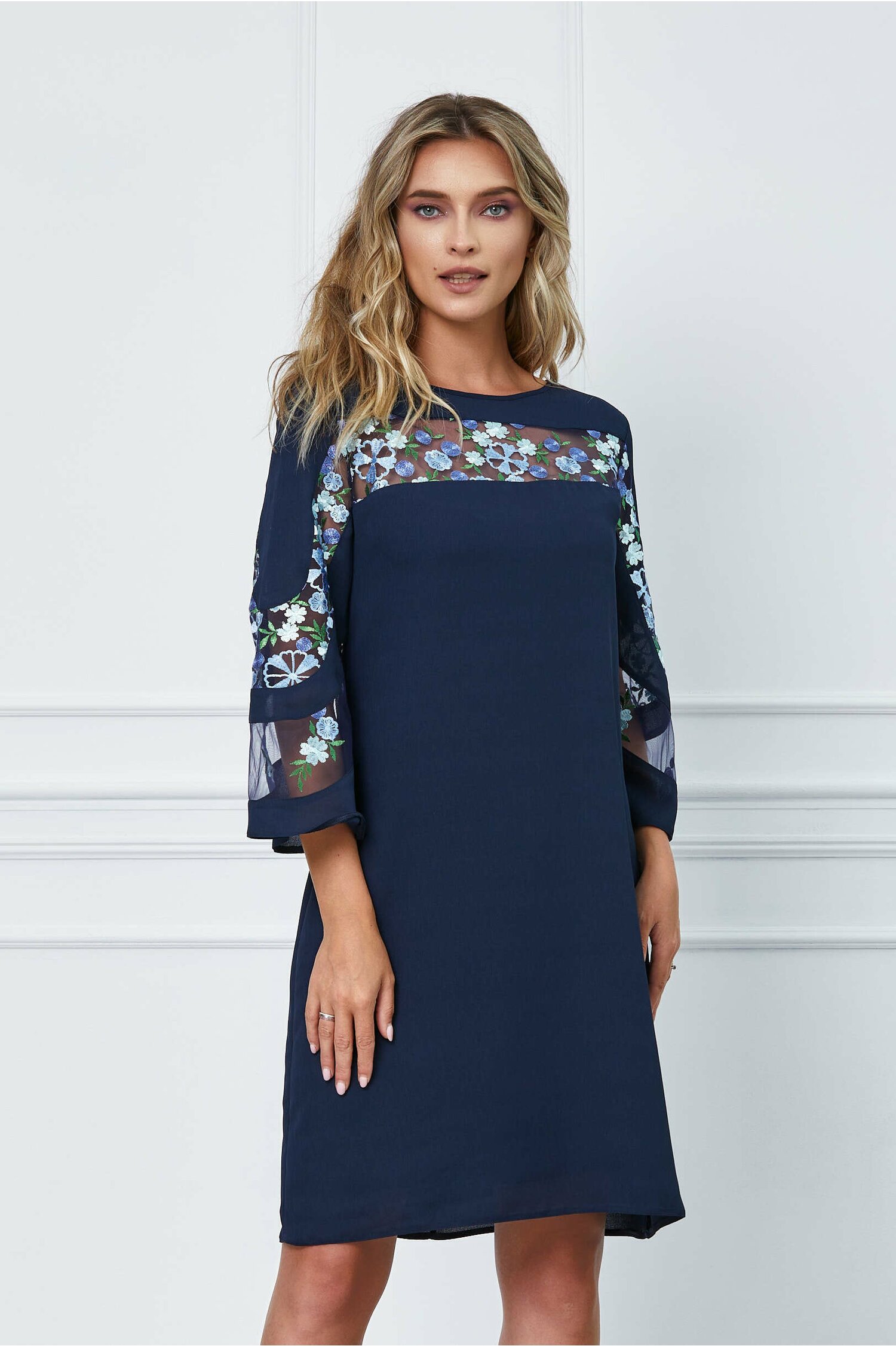 Rochie de ocazie bleumarin cu broderie florala pe bust si maneci