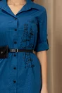 Rochie tip camasa Mihaela albastra accesorizata cu o curea in talie