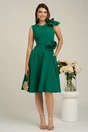Rochie verde cu floare in talie si volanas pe un umar