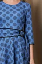 Rochie Viviana bleu cu imprimeu buline si catarama mare in talie
