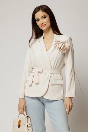 Sacou bej cu floare la bust si cordon in talie