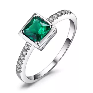 Сребърeн пръстен Elegant Square Green Gem
