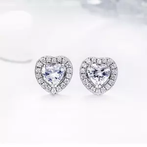 Сребърни обеци Glamour Hearts Studs