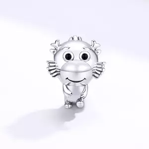 Ezüst kis sárkány bűbáj