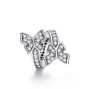 Két Shiny Butterflies ezüst bűbáj