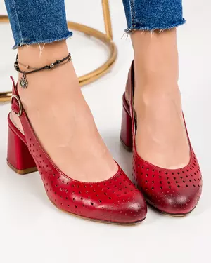 Pantofi piele naturala rosie perforati cu inchidere catarama si toc gros LF247