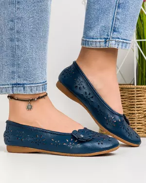 Balerini Bleumarin Piele Naturala Cu Model Perforat Si Floare Aplicata VK2014-20