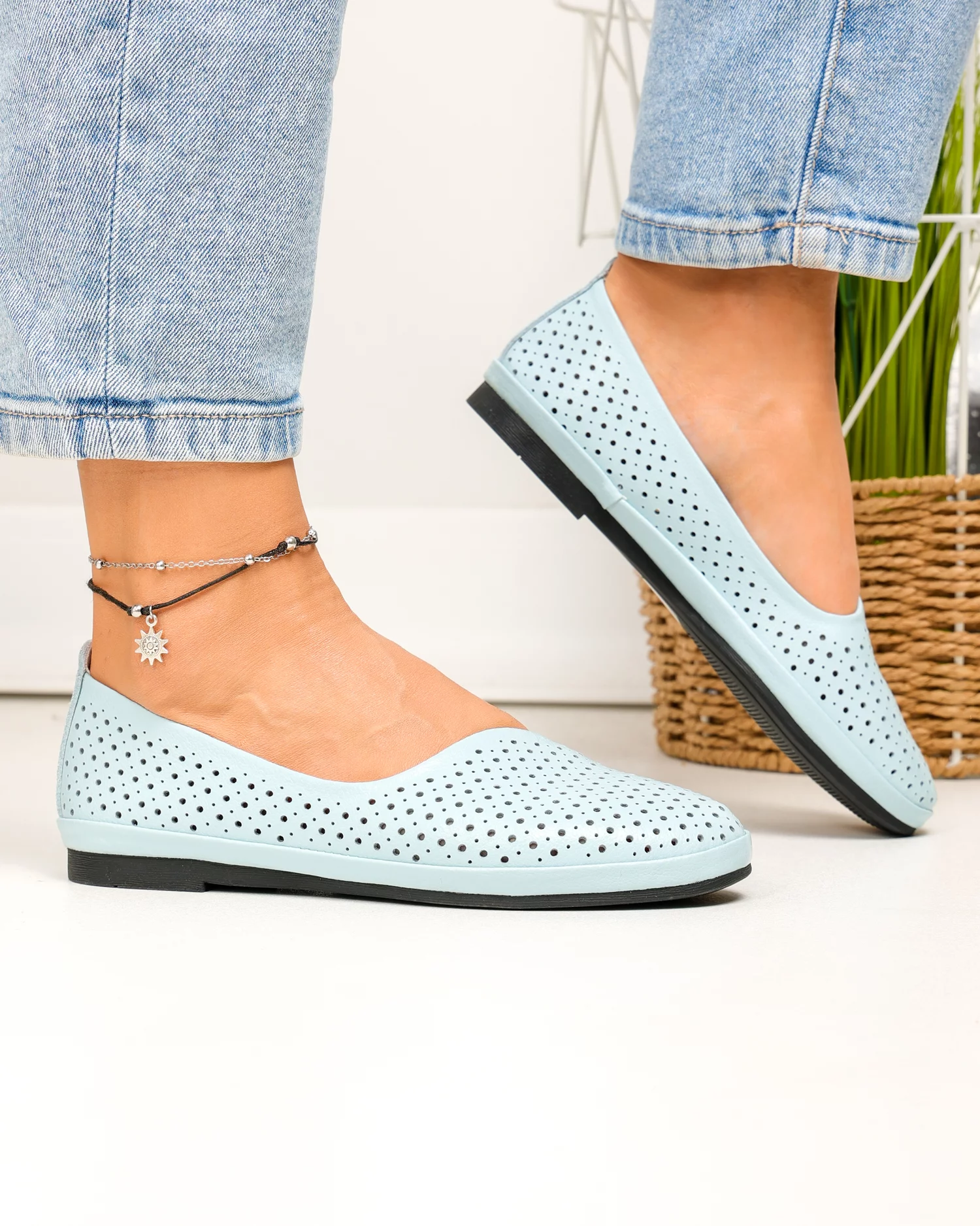 balerini-dama-piele-naturala-albastru-deschis-perforati-cu-talpa-flexibila-jy3763-87250-2.webp