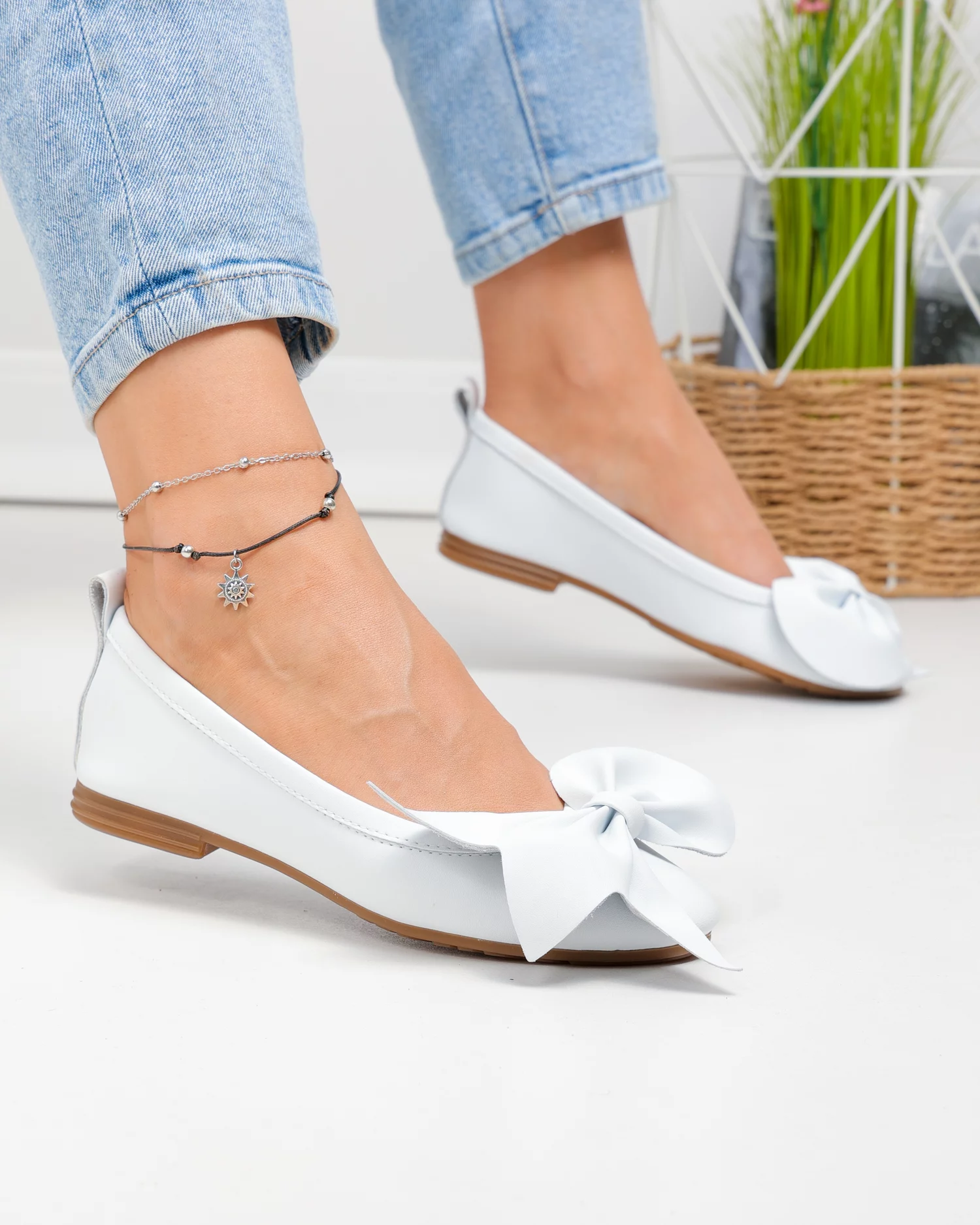 balerini-dama-piele-naturala-albi-cu-fundita-asimetrica-si-talpa-flexibila-pcb203-91591-2.webp