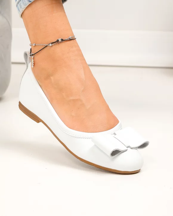 Balerini dama piele naturala albi cu fundita inchisa PCB201