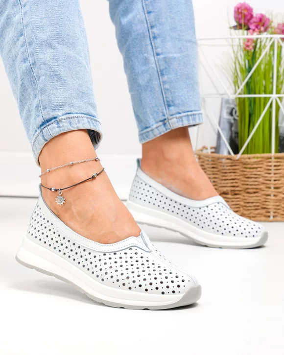 Balerini dama piele naturala albi perforati cu inchidere slip-on T-9003
