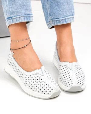 Balerini dama piele naturala albi perforati cu inchidere slip-on T-9003