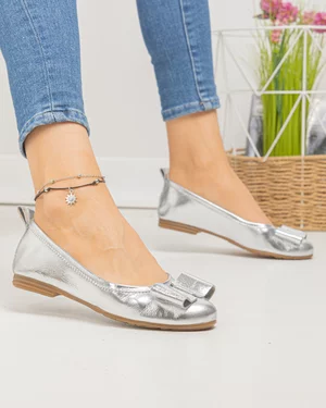 Balerini dama piele naturala argintii cu fundita inchisa si inchidere slip-on PCB201