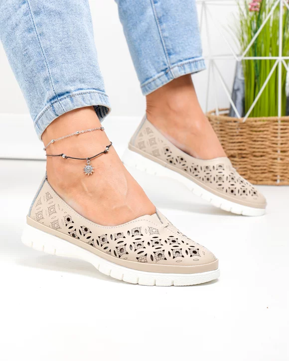 Balerini dama piele naturala bej cu inchidere slip-on si model perforat JY3960