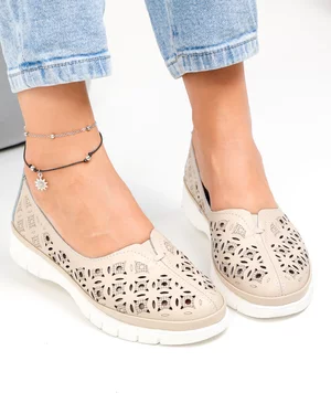 Balerini dama piele naturala bej cu inchidere slip-on si model perforat JY3960