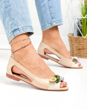 Balerini dama piele naturala bej inchis cu model decupat si detalii multicolore PCB204