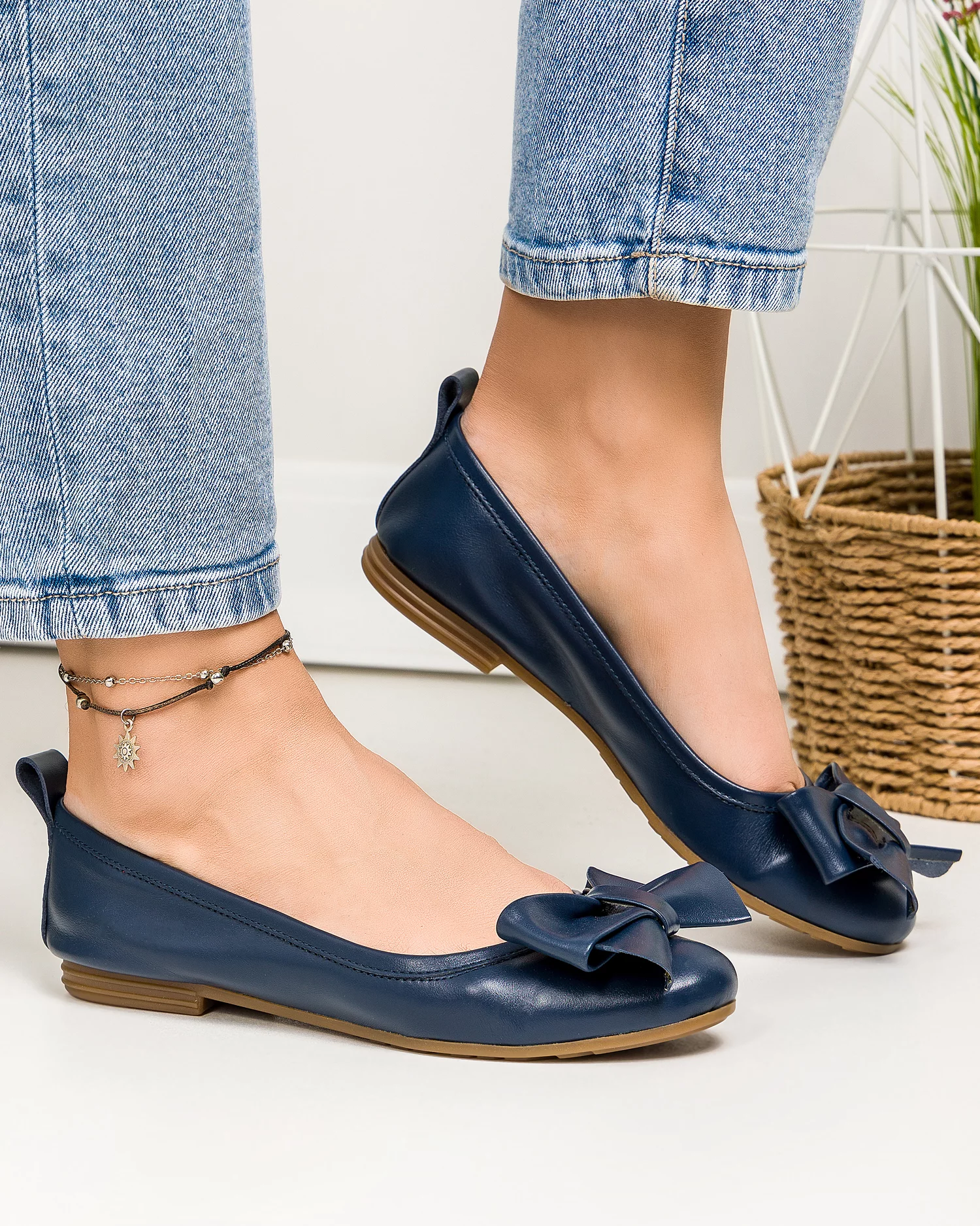 balerini-dama-piele-naturala-bleumarin-cu-fundita-frontala-ba004-67423-2.webp