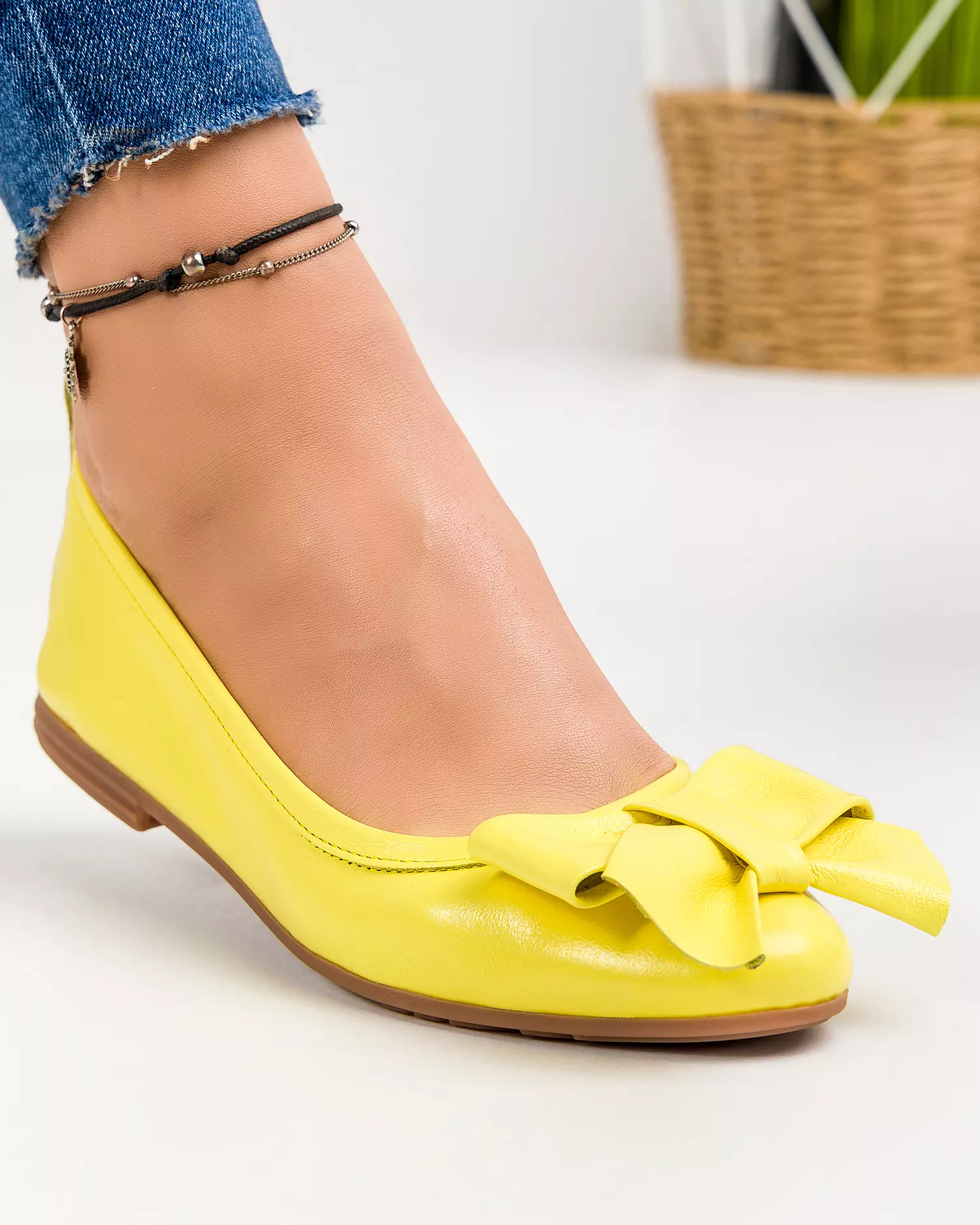 balerini-dama-piele-naturala-galbeni-cu-talpa-flexibila-si-fundita-aplicata-ba004-49876-2.webp