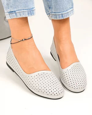 Balerini dama piele naturala gri deschis cu talpa flexibila si perforatii JY3763