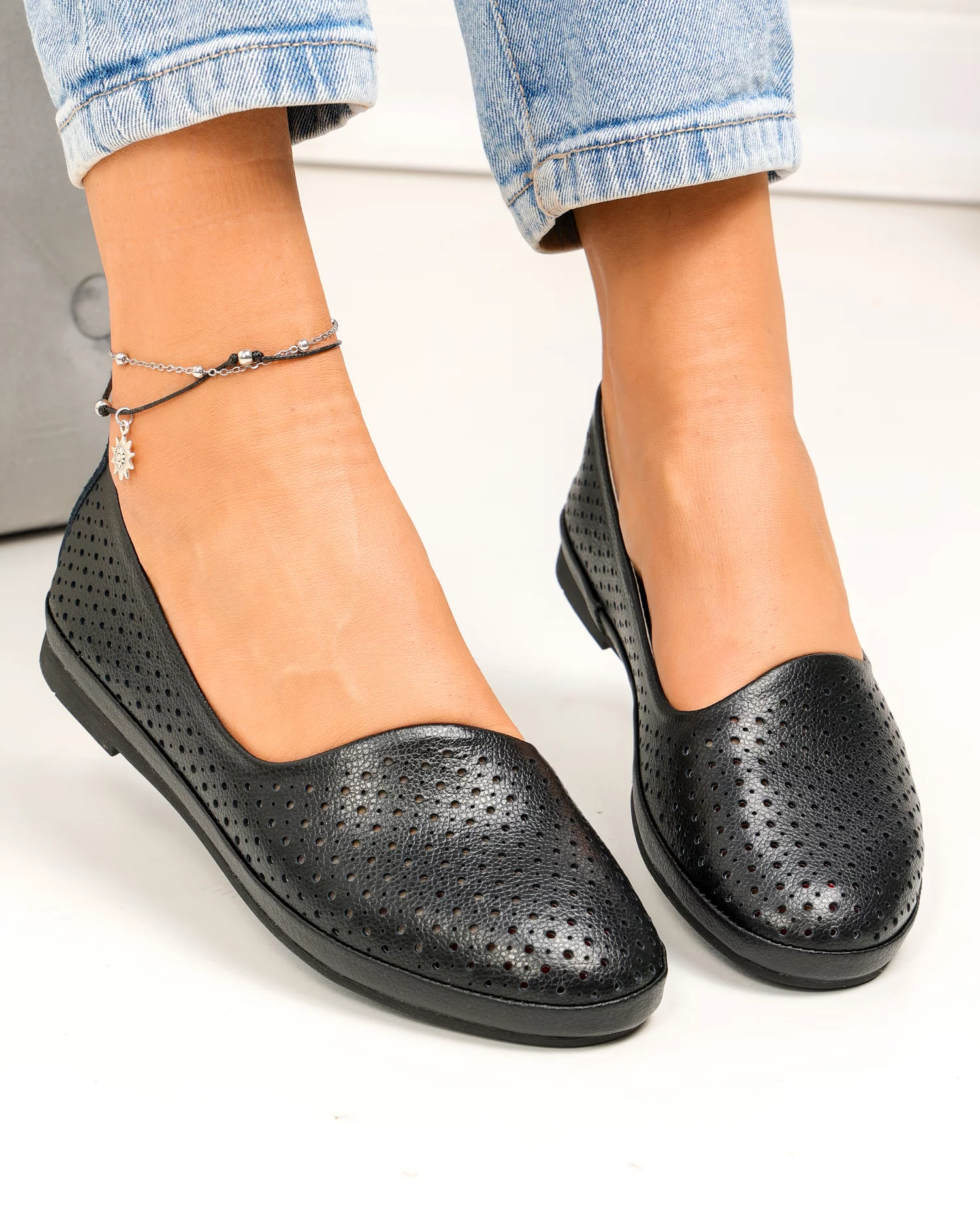 balerini-dama-piele-naturala-negri-perforati-cu-talpa-flexibila-jy3763-87223-2.webp