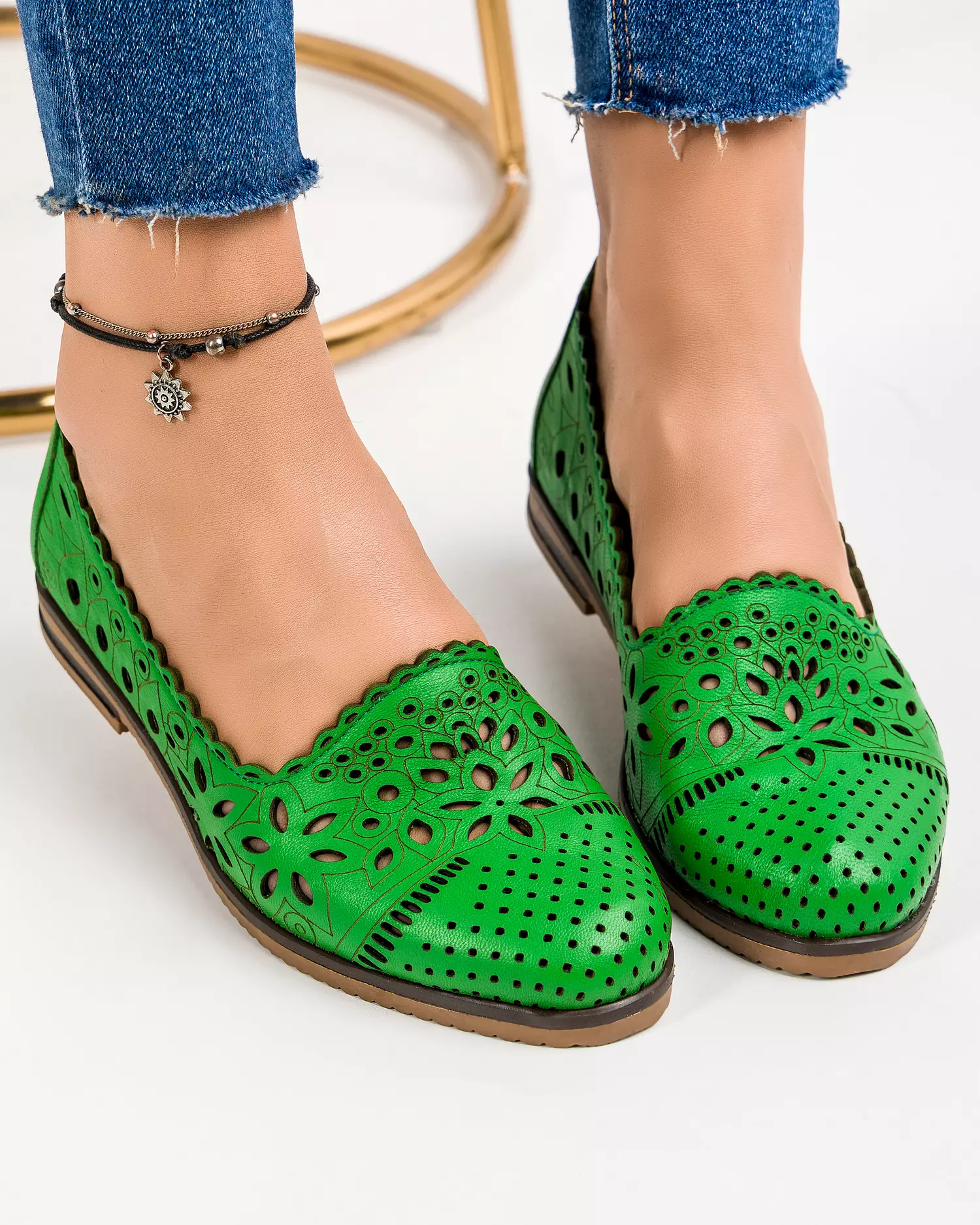balerini-dama-piele-naturala-verzi-cu-model-perforat-floral-ak2030-50653-2.webp