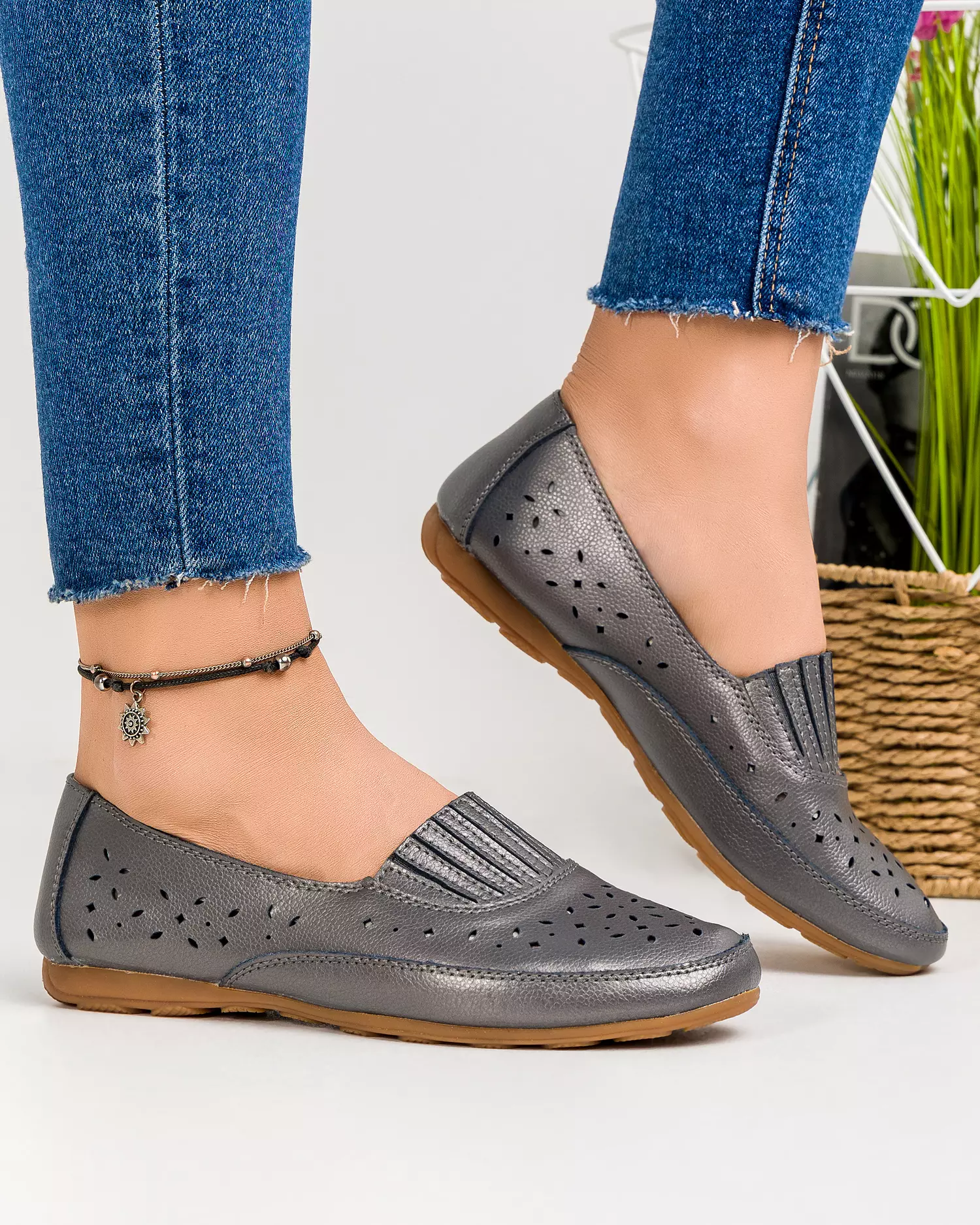 balerini-perforati-cu-model-taiat-pewter-piele-naturala-vk2052-4-50998-2.webp