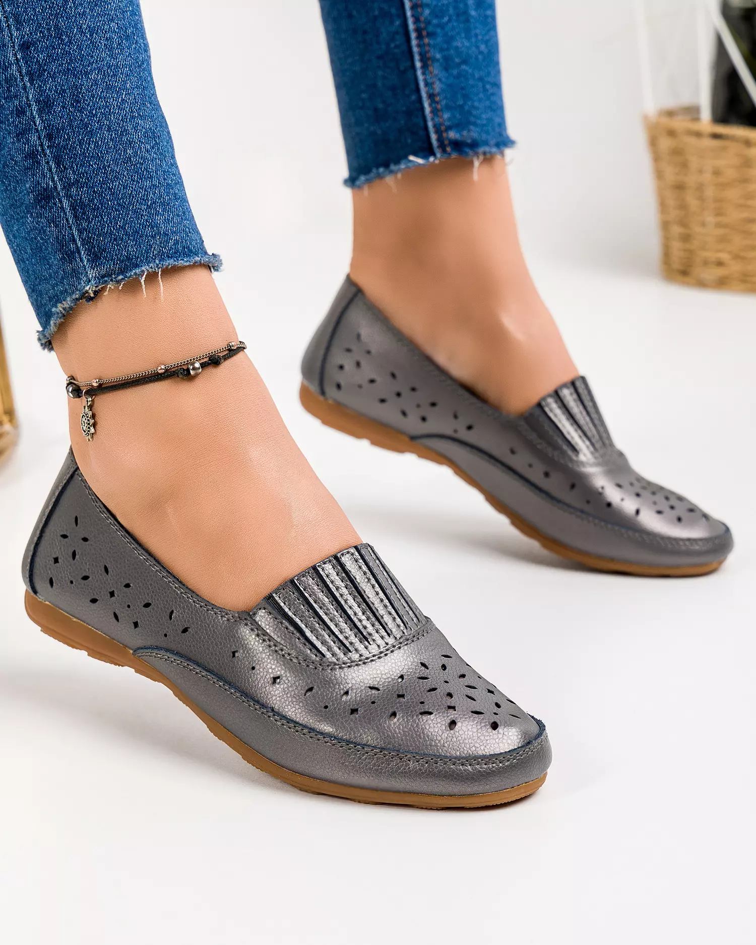balerini-perforati-cu-model-taiat-pewter-piele-naturala-vk2052-4-51007-2.webp