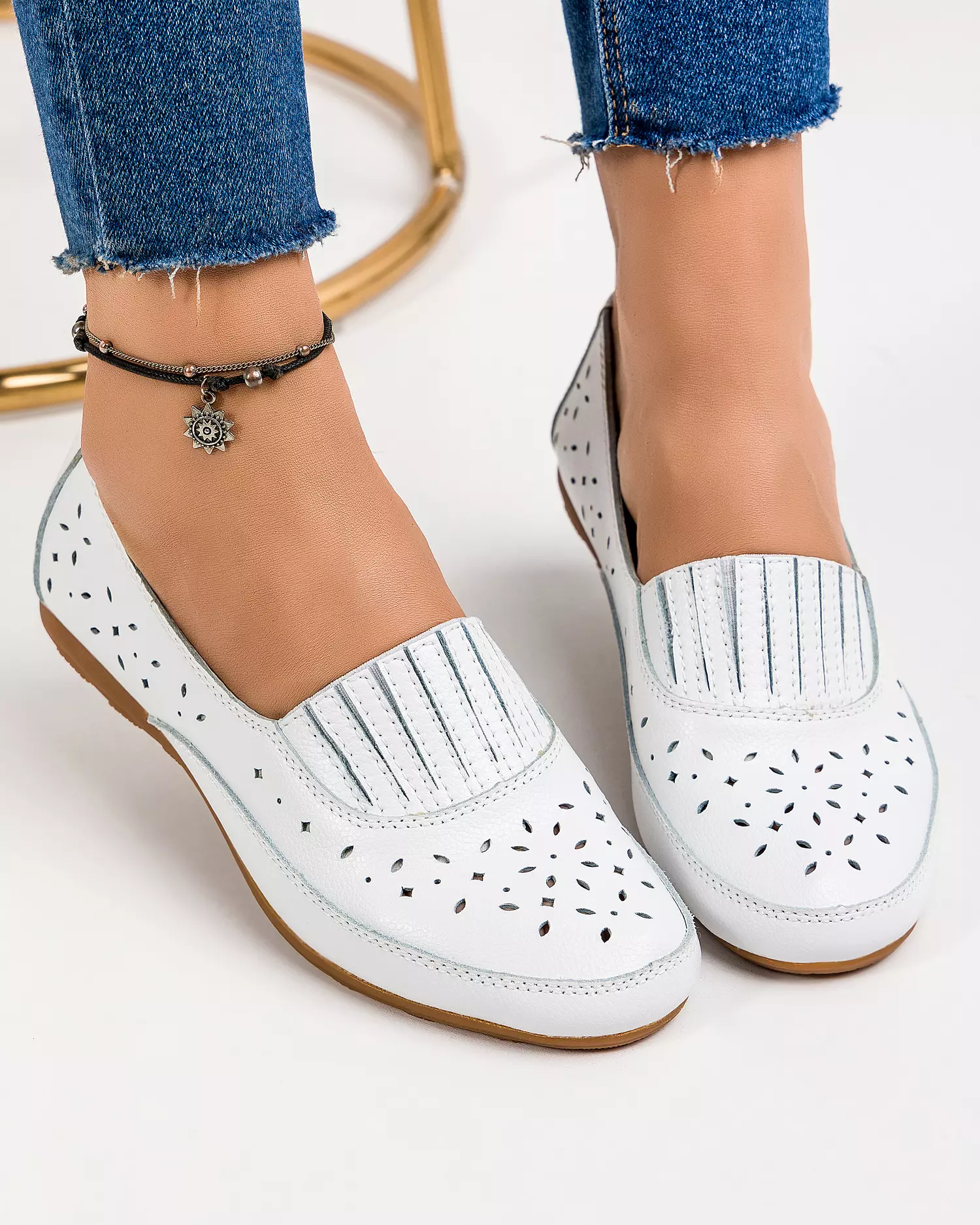 balerini-piele-naturala-perforati-cu-model-taiat-albi-vk2052-4-50977-2.webp