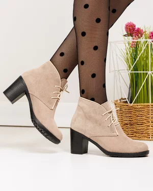 Botine dama piele naturala intoarsa bej cu toc gros si inchidere sireturi PCI602V