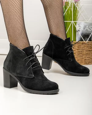 Botine dama piele naturala intoarsa negre cu toc gros si inchidere siret PCI602V
