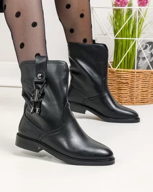 Cizme scurte dama piele naturala negre cu accesoriu lateral SN5010