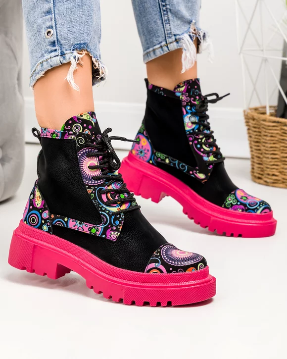 Ghete captusite piele naturala negre cu print multicolor si talpa roz POL219