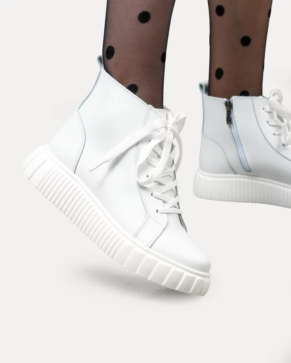 Ghete dama piele naturala albe captusite T7002