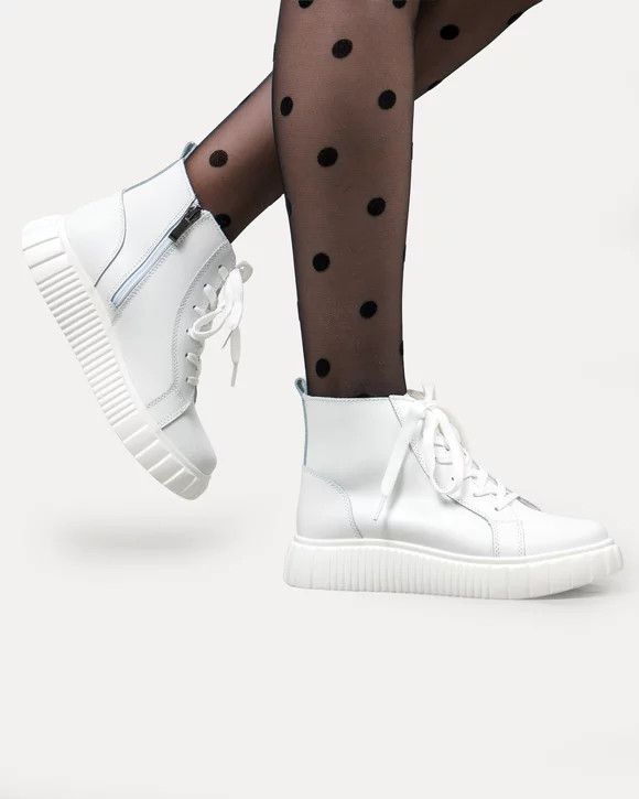 Ghete dama piele naturala albe captusite T7002