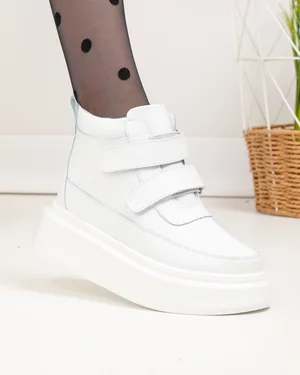 Ghete - Ghete dama piele naturala albe cu scai si fermoar si captuseala T7005