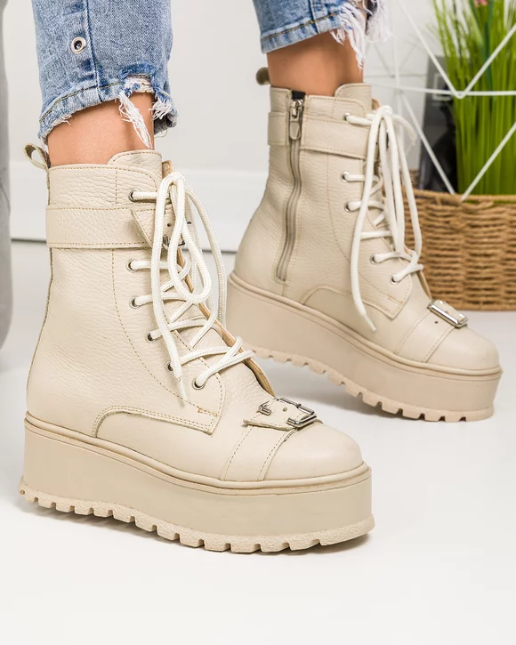 Ghete dama piele naturala bej captusite cu talpa groasa si inchidere fermoar BA013