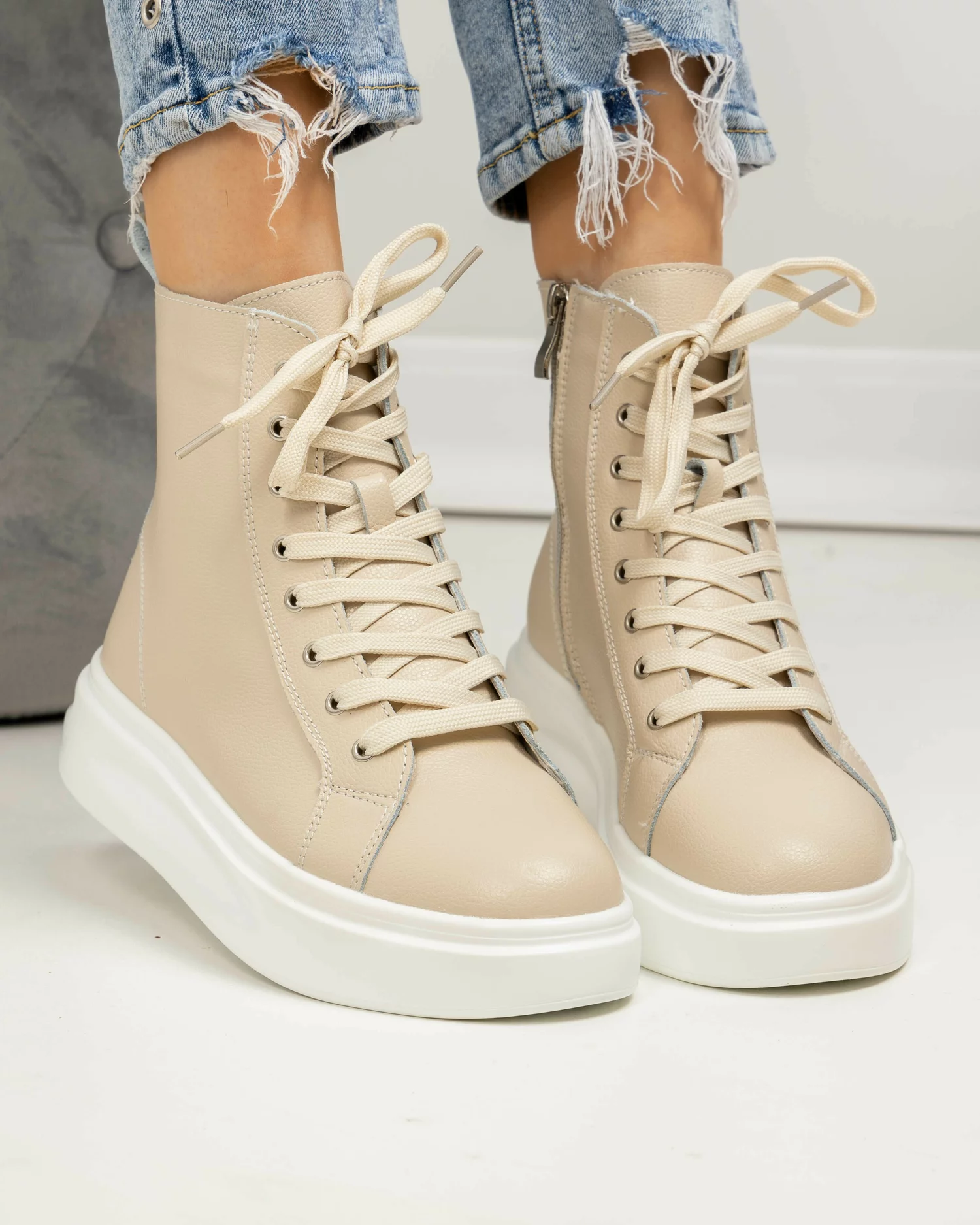 ghete-dama-piele-naturala-bej-cu-talpa-alba-aw458-81043-2.webp