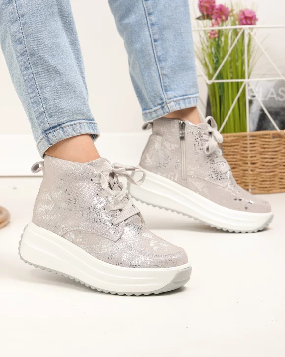 Ghete - Ghete dama piele naturala intoarsa argintii cu inchidere sireturi si fermoar T3082