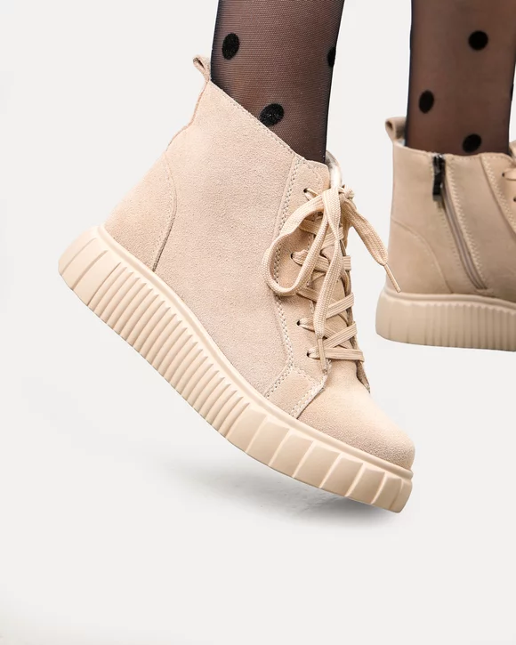 Ghete dama piele naturala intoarsa bej captusite T7002