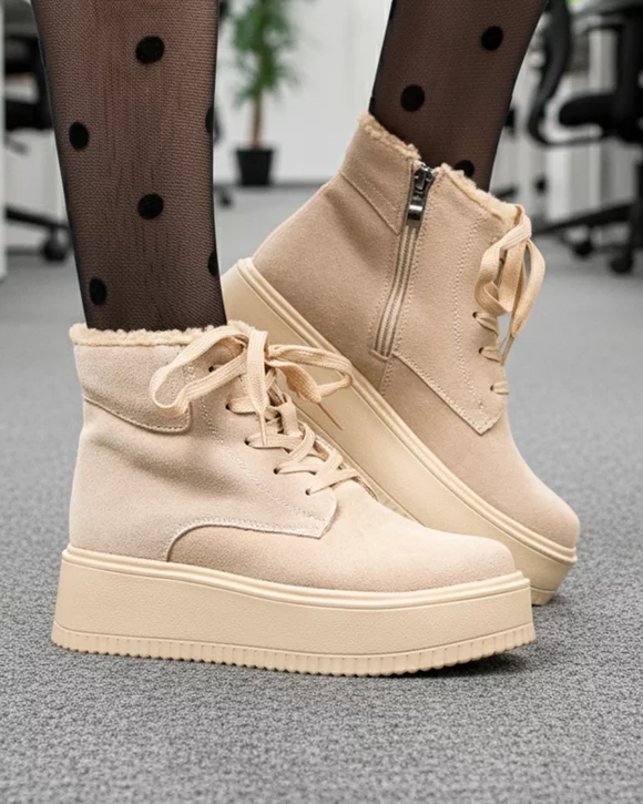 Ghete dama piele naturala intoarsa bej cu talpa groasa imblanite T7018