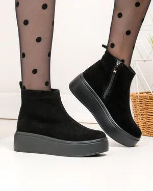 Black Friday - Ghete dama piele naturala intoarsa negre captusite T7027 Promotie