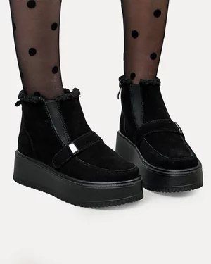 Ghete dama piele naturala intoarsa negre cu talpa groasa imblanite T6078