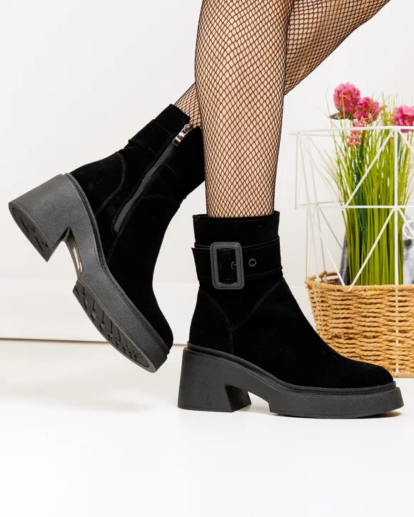 Ghete - Ghete dama piele naturala intoarsa negre cu toc gros si inchidere fermoar XT24035-2