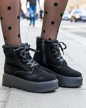 Ghete - Ghete dama piele naturala intoarsa negre imblanite cu talpa groasa T7018